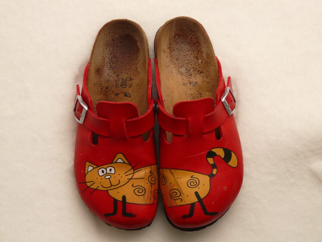 how to clean Birkenstock footbed